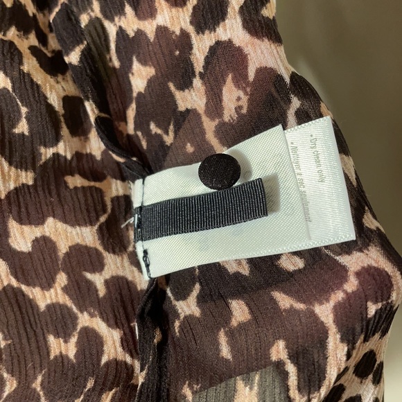 PAIGE Cleobelle Leopard Silk V-Neck Blouse NWT - Picture 15 of 16
